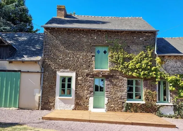 Longere Independante Avec Terrain De Tennis Prive