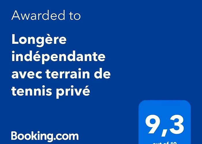 Longere Independante Avec Terrain De Tennis Prive