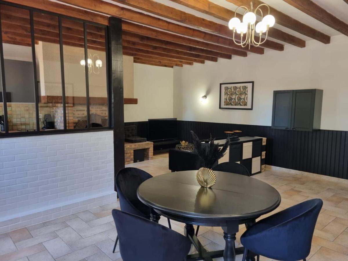 Holiday home Longere Independante Avec Terrain De Tennis Prive Saint-Maugan